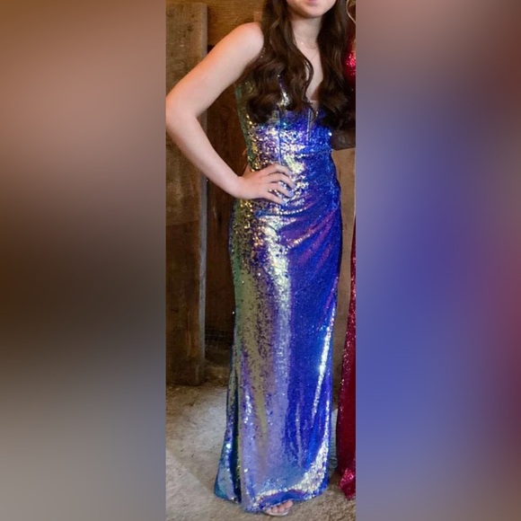 Sequin Fit & Flare Prom Gown with V-Neck Open Lace Up Corset Back & Leg Slit - Picture 3 of 3